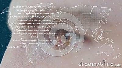 Animatie van een wereldkaart met de woorden die op de ogen van de kaukasische man verschijnen stock footage Animatie van een wereldkaart met de woorden die op de ogen van de kaukasische man verschijnen stock footage