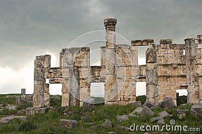 Apamea Syria, ancient ruins with famous colonnade before damage in the war Stock Photo