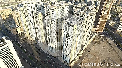 Arquitetura da cidade de Ajman com opinião superior aérea das construções modernas vídeos de arquivo Arquitetura da cidade de Ajman com opinião superior aérea das construções modernas vídeos de arquivo