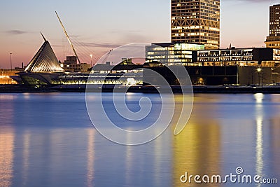 Art Museum and War Memorial in Milwaukee Editorial Stock Photo