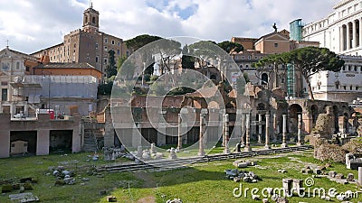 As ruínas Indicadores velhos bonitos em Roma (Italy) As ruínas Indicadores velhos bonitos em Roma (Italy)