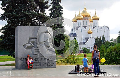 Assumption Church and war memorial in Yaroslavl, Russia. Editorial Stock Photo