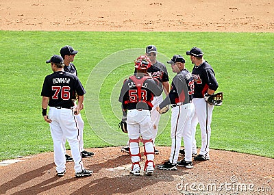 Atlanta braves huddle Editorial Stock Photo