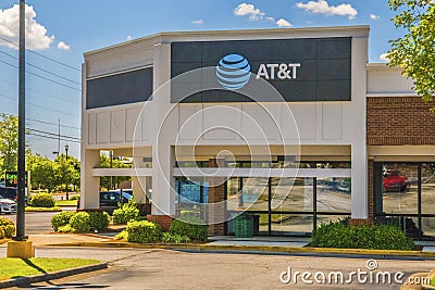 ATT cellphone retail store side view on a sunny day Editorial Stock Photo