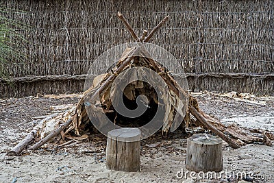 Australian aboriginal hut in Wangi Mia meeting place, Yanchep National Park Stock Photo