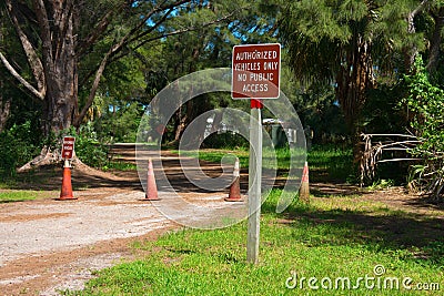 AUTHORIZED VEHICLES ONLY NO PUBLIC ACCESS Sign in Nature Park Stock Photo