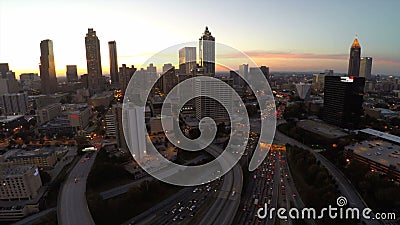 Autoestrada aérea da arquitetura da cidade de Atlanta video estoque Autoestrada aérea da arquitetura da cidade de Atlanta video estoque