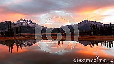 Autumn Sunrise Reflection at Sparks Lake, Oregon Stock Photo