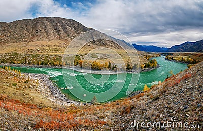 Autumn view of the mountain river Katun in the Altai Stock Photo