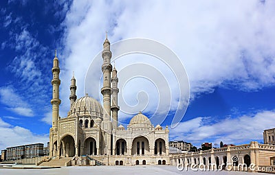 Baku. Azerbaijan. 04.12.2017 year. Beautiful mosque named after Heydar Aliyev Stock Photo