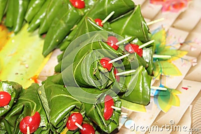 Banarasi pan, betel nut garnished with all indian banarasi ingredients for sale Stock Photo