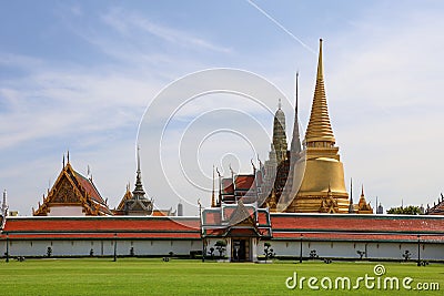 BANGKOK/THAILAND - 18th Nov, 2019 : Travelling to Emerald Buddha Statue, Grand Palace, Bangkok, Thailand. Editorial Stock Photo