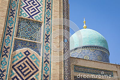 Barak Khan madrasah. Hast Imam Square Hazrati Imam is a religi Stock Photo