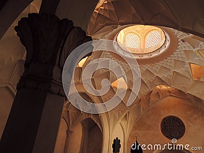 Baroque ceiling dome designs and column inside Kashan palace Stock Photo