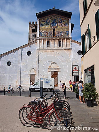 Basilica of San Frediano, Lucca, Italy Editorial Stock Photo