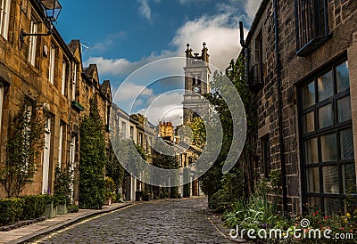 The beautiful picturesque cobbled street of Circus Lane, only a couple of minutes walk away from Edinburgh City center, Scotland Stock Photo