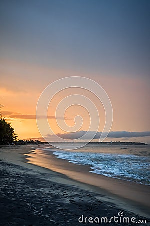 Beautiful sunset over the sea, orange sky. Arugam bay, Ceylon. Stock Photo