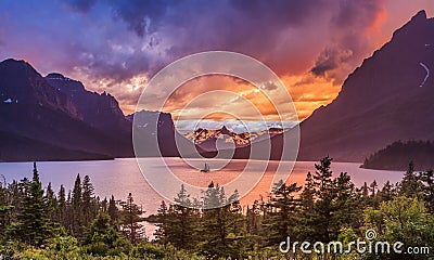 Beautiful sunset at St. Mary Lake in Glacier national park Stock Photo