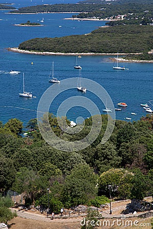 Beautiful view of sailboats and islands in the sea Stock Photo