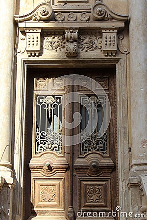 The wooden doors of Alexan Pasha Palace in Assuit in Egypt Stock Photo