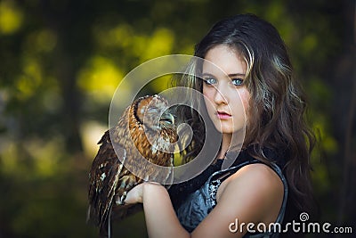 https://thumbs.dreamstime.com/x/beautiful-young-girl-owl-portrait-forest-summer-time-51072382.jpg