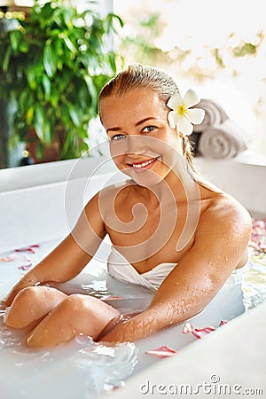 https://thumbs.dreamstime.com/x/beauty-woman-spa-body-care-treatment-flower-bath-tub-skincare-closeup-portrait-beautiful-smiling-model-girl-relaxing-68379167.jpg