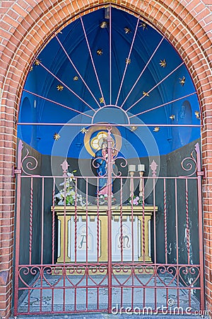 Beek, South Limburg, Netherlands. November 18, 2020. Front view of Lady Chapel Kelmond, statue Virgin Mary with baby Jesus Stock Photo