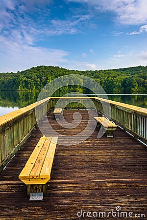 Benches on a small pier at Lake Oolenoy, Table Rock State Park, Stock Photo