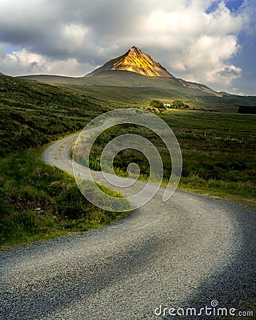 Bendy road to Mount Errigal Stock Photo
