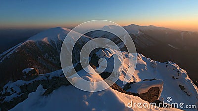 Bergspitze am Winter - Berg Roszutec - Slowakei, Zeitspanne stock video Bergspitze am Winter - Berg Roszutec - Slowakei, Zeitspanne stock video