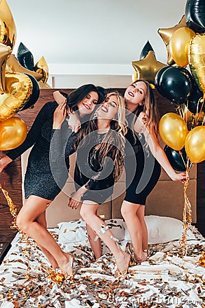 Bff hangout urban girls leisure lifestyle confetti Stock Photo