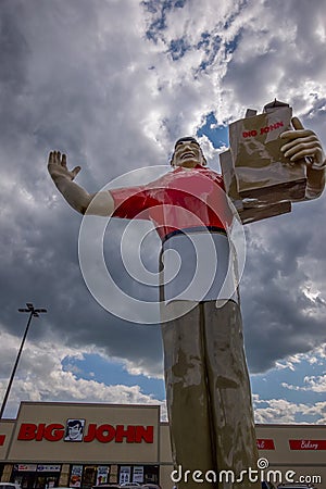 Big John Muffler Man holding groceries Editorial Stock Photo