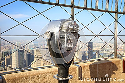 Binoculars on the Empire State Building observation deck in Manhattan Stock Photo