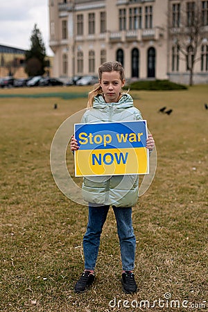 Board No war, Stop war. Little ukrainian patriot. No war with Ukraine. Stock Photo