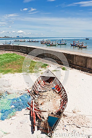 ( Boat crash ) on Hua -Hin beach Stock Photo