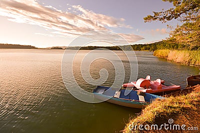 Boats at sunset in the Lagunas de Montebello National Park Chiapas, Mexico Stock Photo