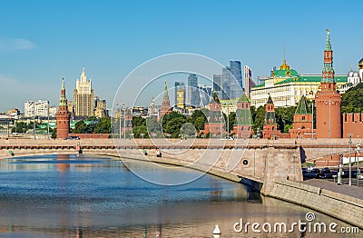 Bolshoy Moskvoretsky bridge and Moscow cityscape, Russia Stock Photo