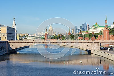 Bolshoy Moskvoretsky Bridge over Moskva river, Moscow, Russia Stock Photo