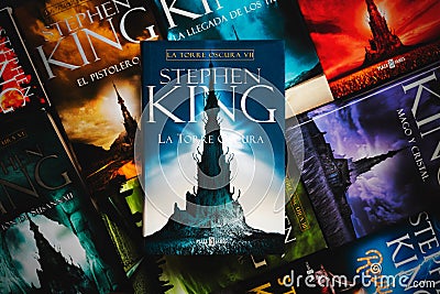 Book in spanish The Dark Tower VII by American novelist Stephen King Editorial Stock Photo