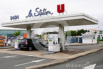 Bordeaux , Aquitaine / France - 06 20 2020 : La station U logo sign of super u supermarket brand company for gas service shop Editorial Stock Photo