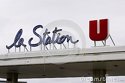 Bordeaux , Aquitaine / France - 06 20 2020 : La station U logo sign of super u supermarket gas service car store Editorial Stock Photo