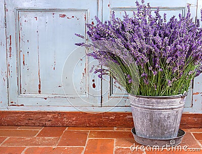 Bouquet of lavender in a rustic setting Stock Photo