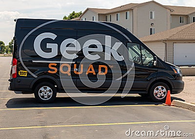 Geek Squad Van Ready to Offer Technical Support to Best Buy Customers Editorial Stock Photo