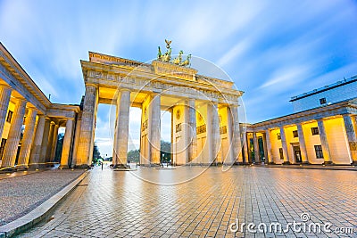 Brandenburger Tor (Brandenburg Gate) in Berlin Germany at night Stock Photo