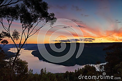 Breathtaking sunset views over Lake Burragorang, Australia Stock Photo