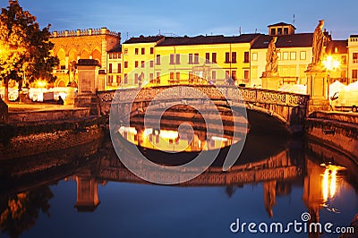 Bridge on Prato della Valle at dusk Stock Photo