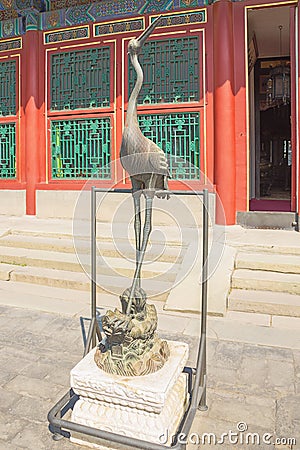 Bronze crane in the Summer Palace Stock Photo