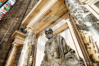 Bronze sculpture of Gian Giacomo Medici on the altar in the Duomo. Milan, Italy Stock Photo