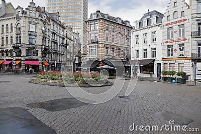 Various townhouses around a small roundabout Editorial Stock Photo