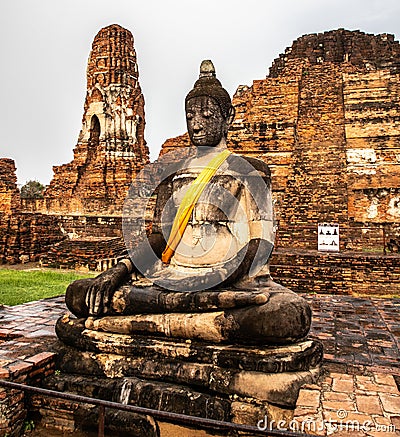 Buddha statue at Wat Maha That, Ayutthaya historical park Stock Photo